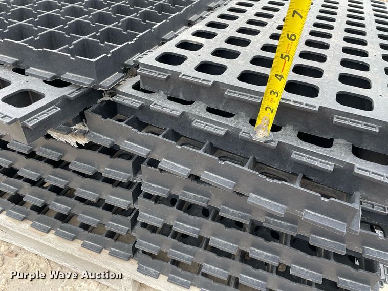 image for item MY9088 (22) grass pavers