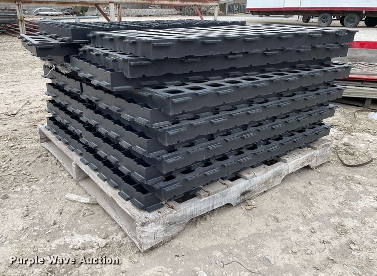 image for item MY9088 (22) grass pavers