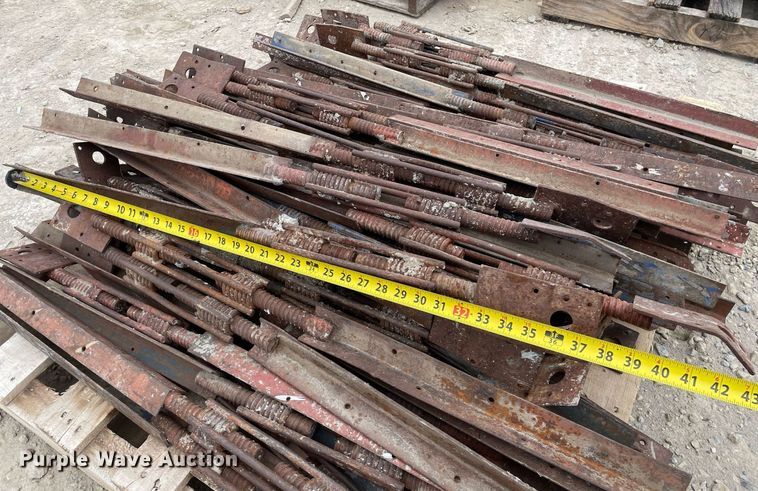 image for item MY9090 Approximately 60 turn buckles