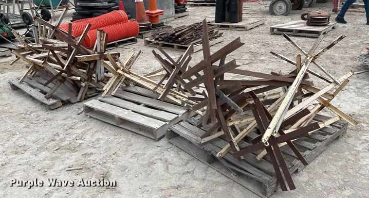 image for item MY9092 Approximately 35 stands