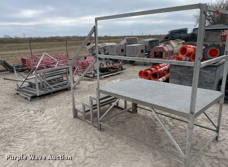 image for item MY9095 (4) sets of stairs