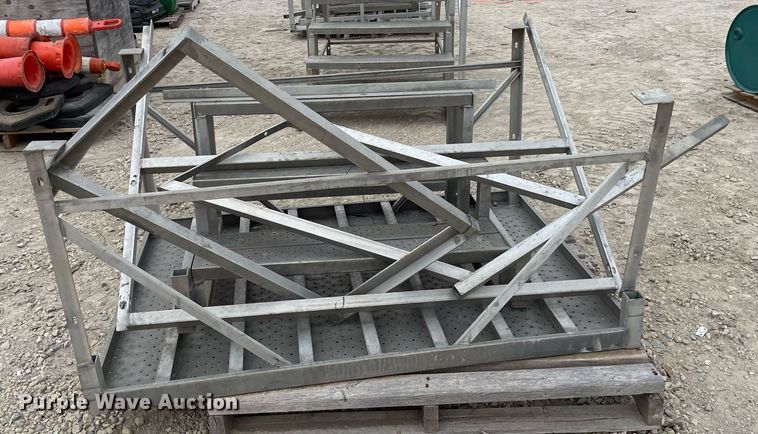 image for item MY9095 (4) sets of stairs