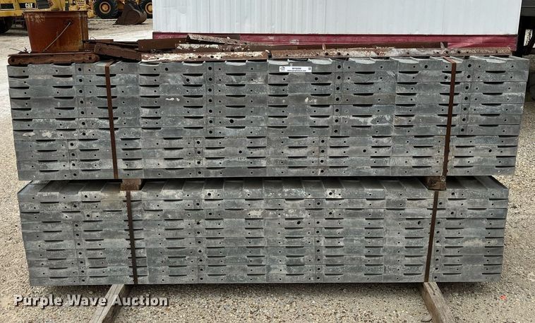 image for item MY9099 (37) aluminum concrete forms