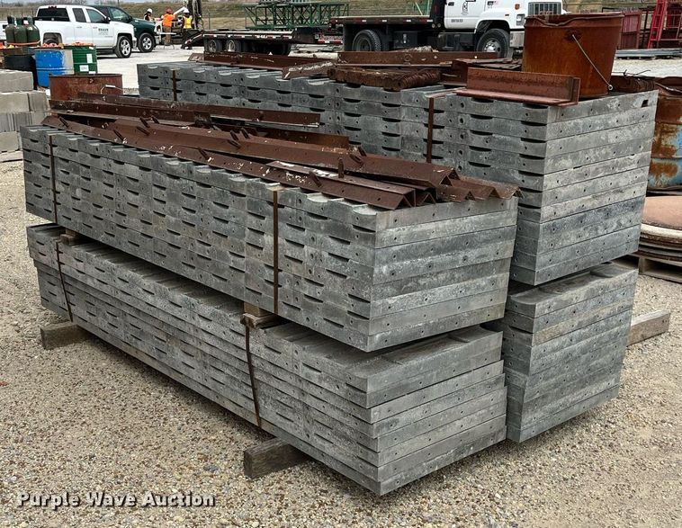 image for item MY9099 (37) aluminum concrete forms