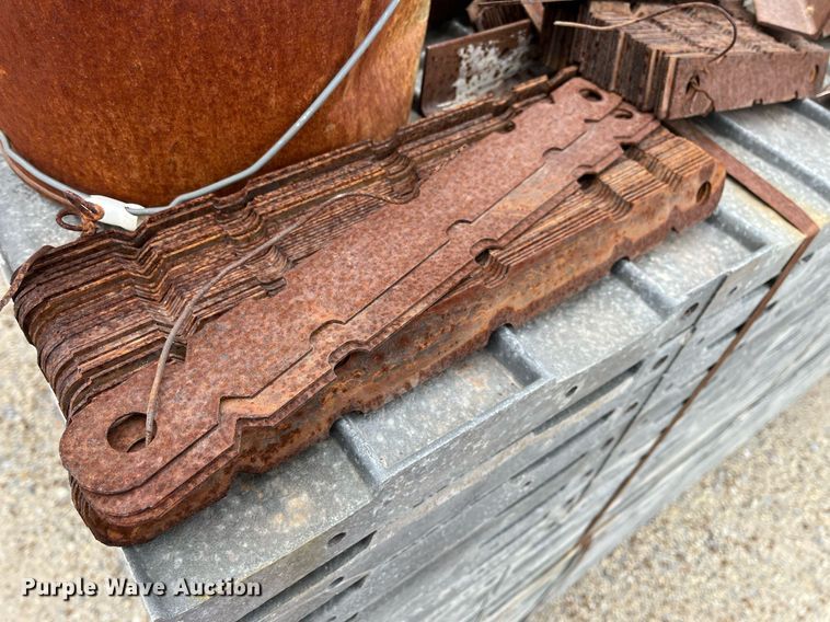 image for item MY9099 (37) aluminum concrete forms