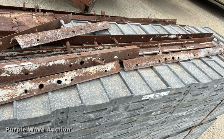 image for item MY9099 (37) aluminum concrete forms