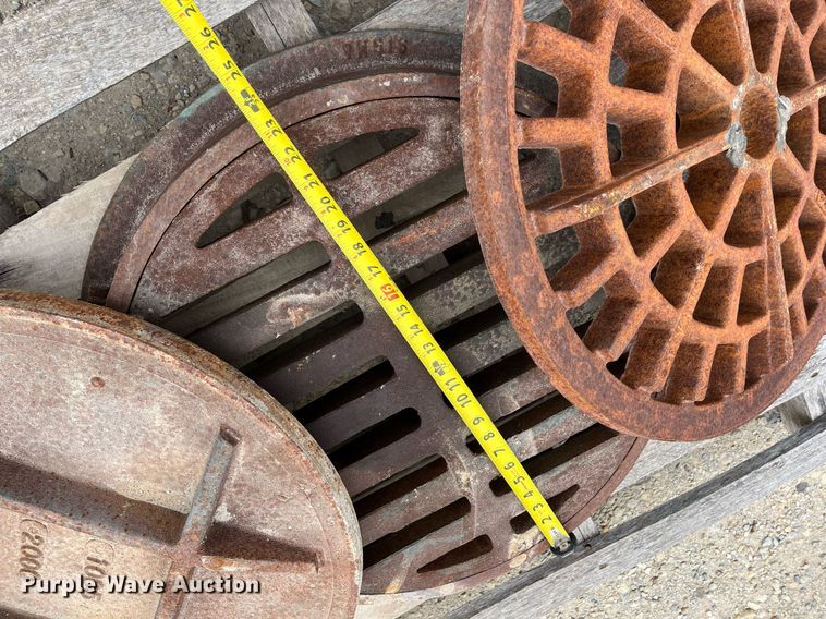 image for item MY9101 (3) manhole covers