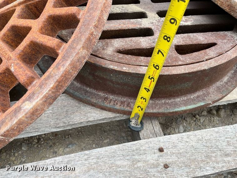 image for item MY9101 (3) manhole covers