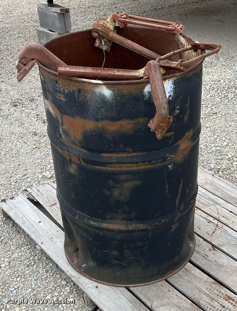 image for item MY9103 Shore clamps