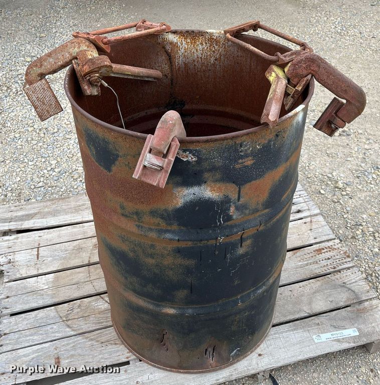 image for item MY9103 Shore clamps