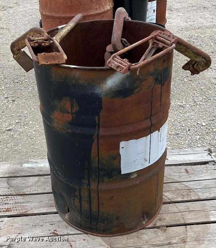 image for item MY9103 Shore clamps