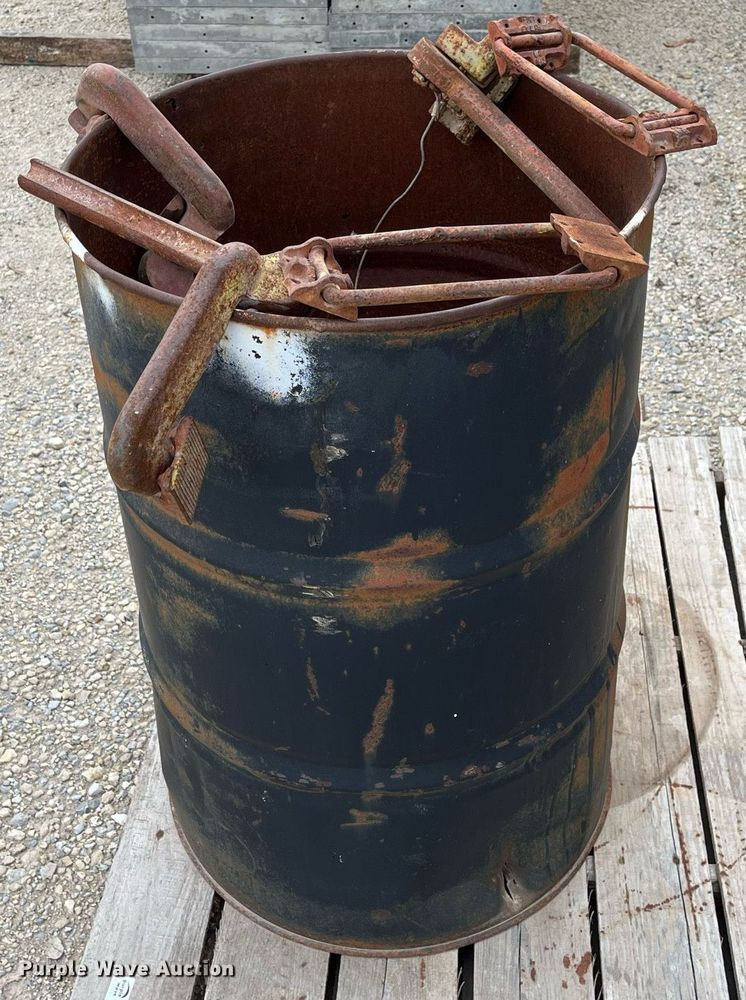 image for item MY9103 Shore clamps