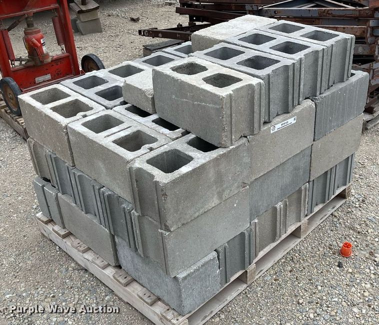 image for item MY9105 Approximately 45 cement blocks