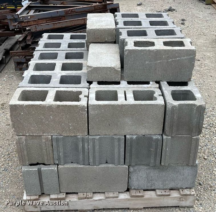 image for item MY9105 Approximately 45 cement blocks