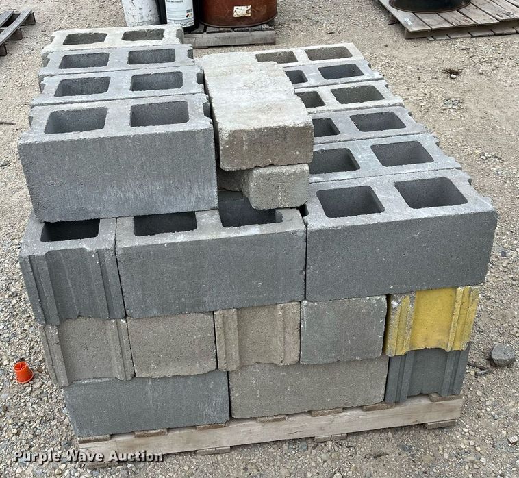 image for item MY9105 Approximately 45 cement blocks