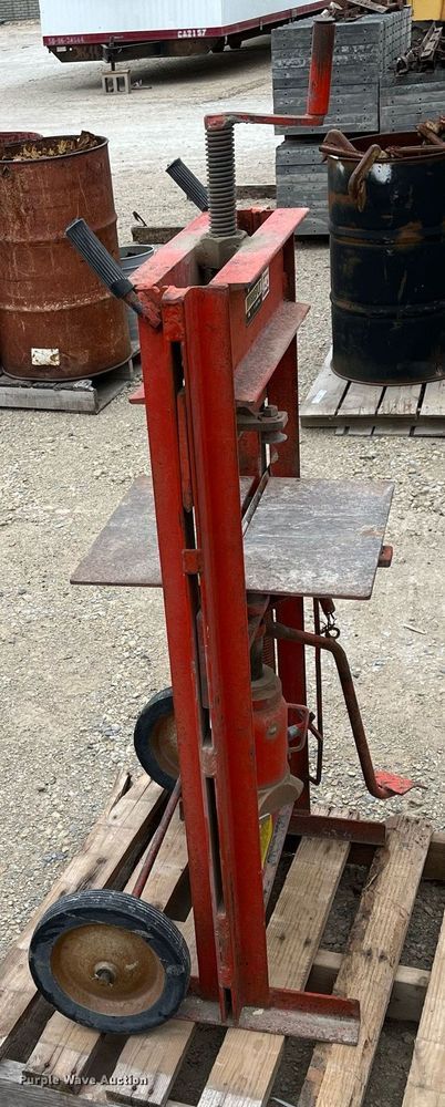 image for item MY9106 Park Tool Hydrasplit X-18  stone splitter