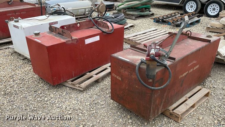 image for item MY9118 (3) fuel tanks