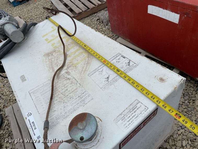 image for item MY9118 (3) fuel tanks