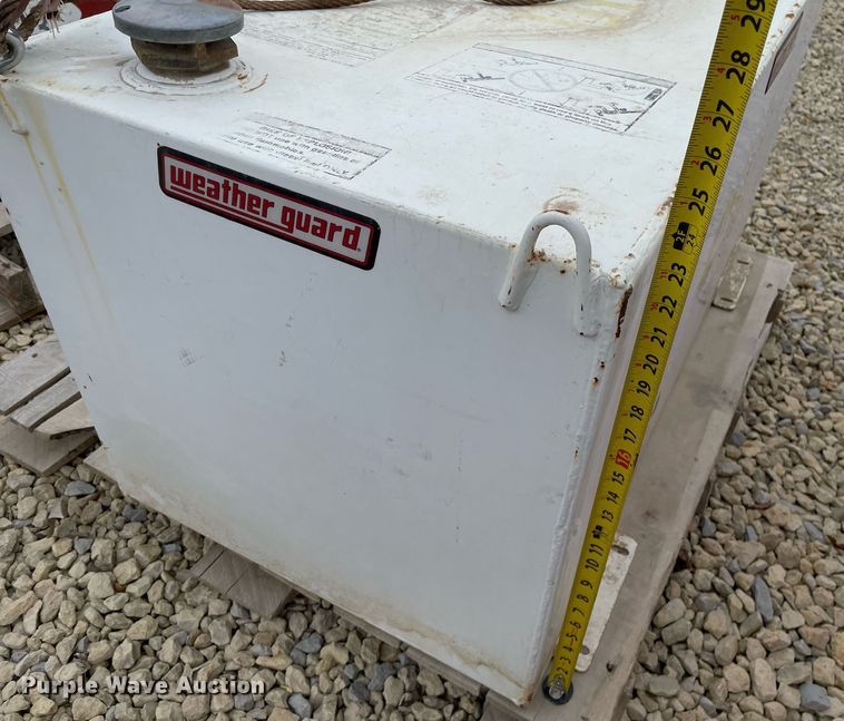 image for item MY9118 (3) fuel tanks