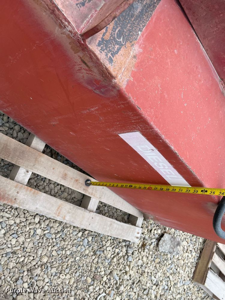 image for item MY9118 (3) fuel tanks