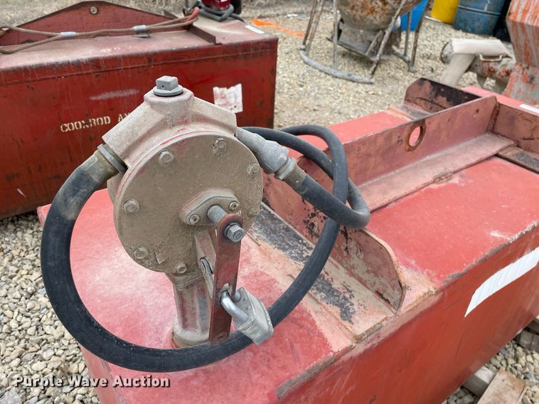 image for item MY9118 (3) fuel tanks