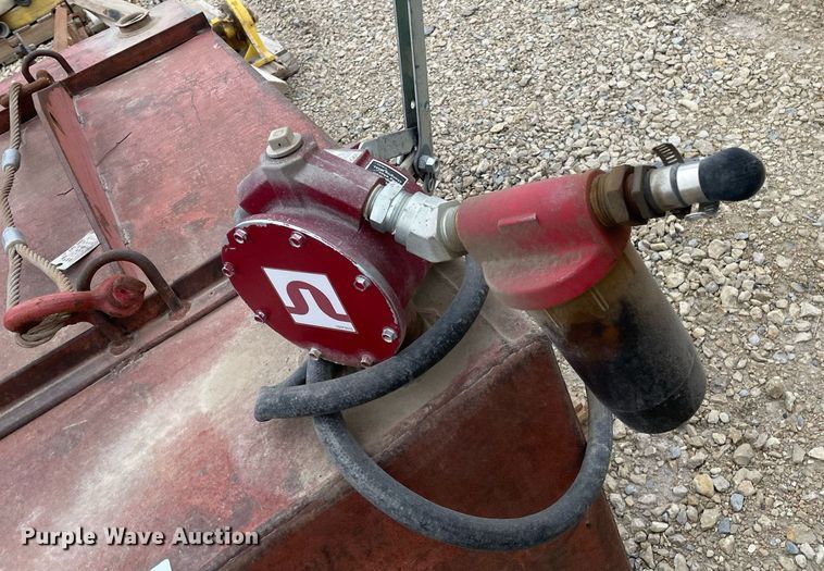 image for item MY9118 (3) fuel tanks