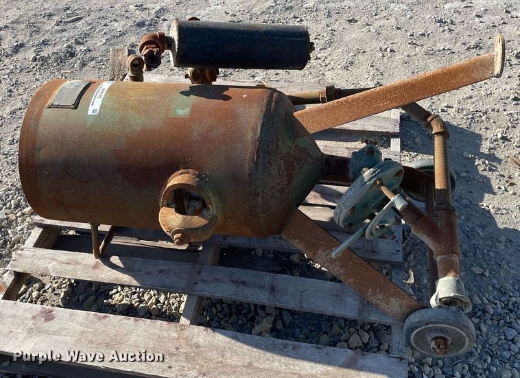 image for item MY9175 Clemco SC1440  sandblast pot