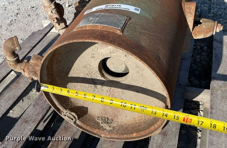 image for item MY9175 Clemco SC1440  sandblast pot