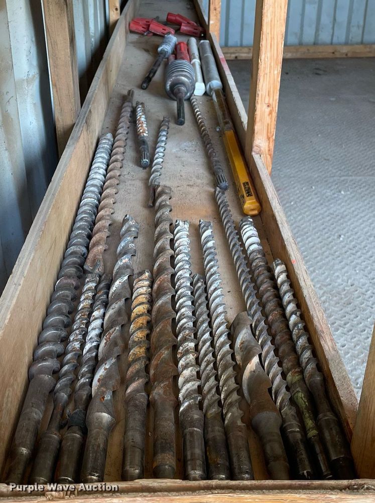 image for item MY9179 Approximately 100 hammer drill bits