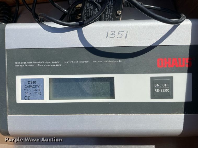 image for item MY9196 DeWalt DC608  brad nail gun