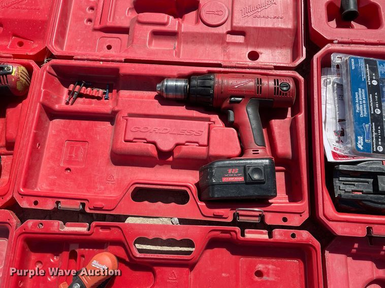 image for item MY9198 (9) Milwaukee drills