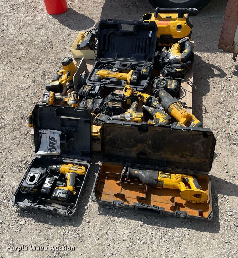 image for item MY9209 DeWalt  tools