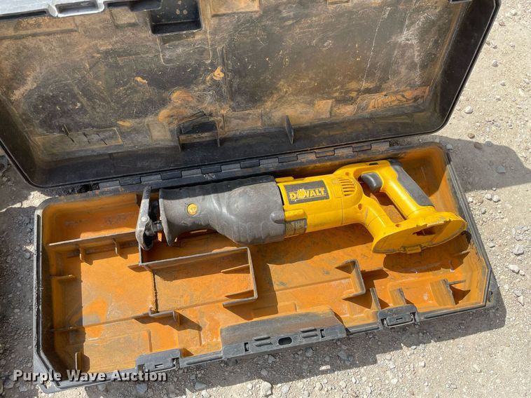 image for item MY9209 DeWalt  tools