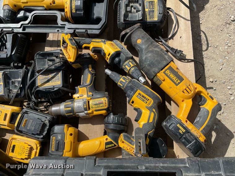 image for item MY9209 DeWalt  tools