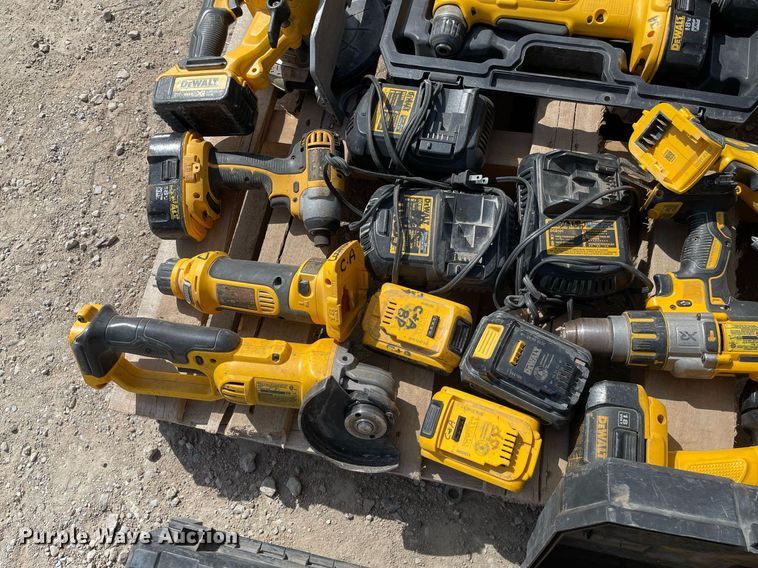 image for item MY9209 DeWalt  tools