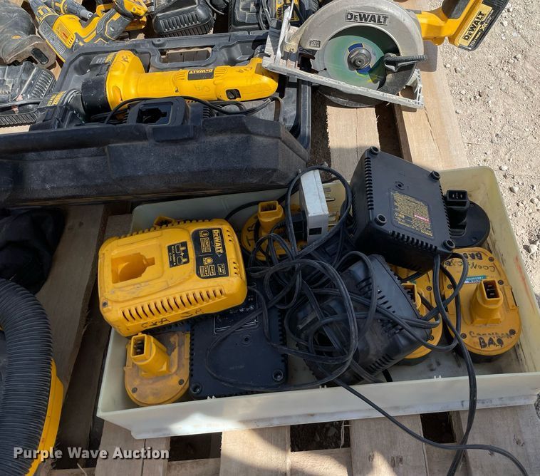 image for item MY9209 DeWalt  tools