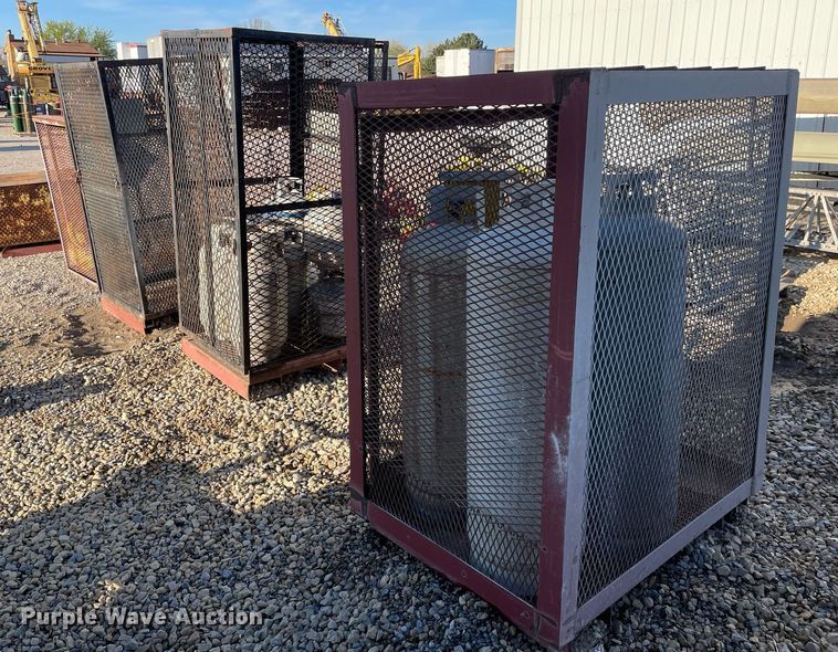 image for item MY9272 (11) propane tanks