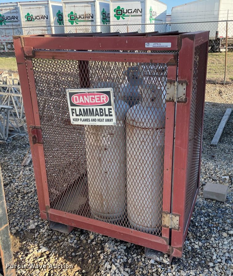 image for item MY9272 (11) propane tanks