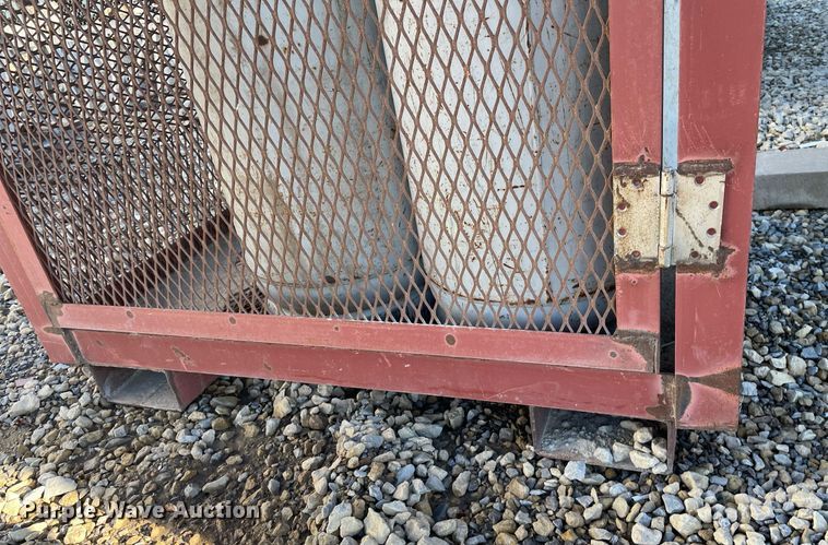 image for item MY9272 (11) propane tanks