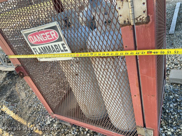 image for item MY9272 (11) propane tanks