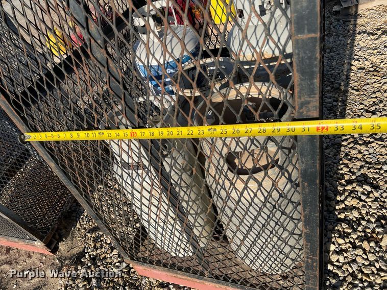 image for item MY9272 (11) propane tanks