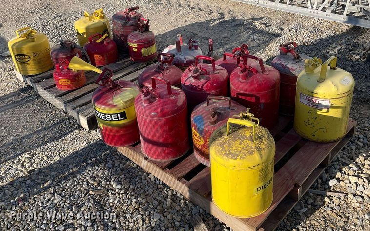 image for item MY9276 (19) fuel cans