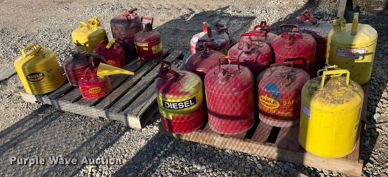 image for item MY9276 (19) fuel cans
