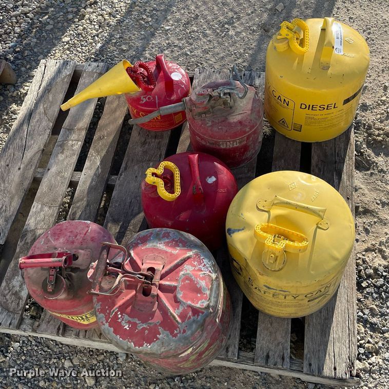 image for item MY9276 (19) fuel cans