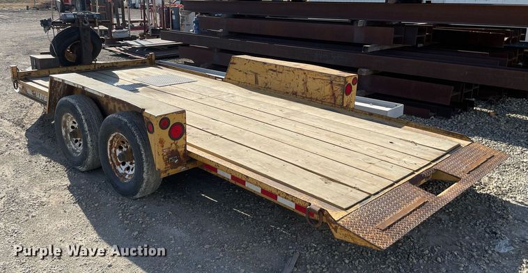 image for item MY9281 2002 Towmaster T-10T  tilt deck equipment trailer