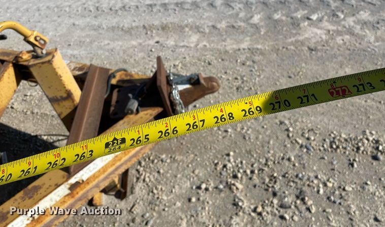 image for item MY9281 2002 Towmaster T-10T  tilt deck equipment trailer