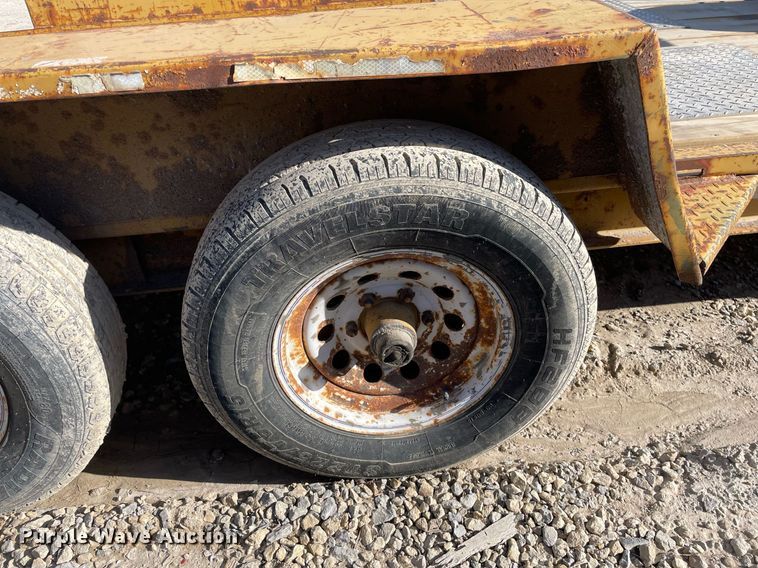 image for item MY9281 2002 Towmaster T-10T  tilt deck equipment trailer