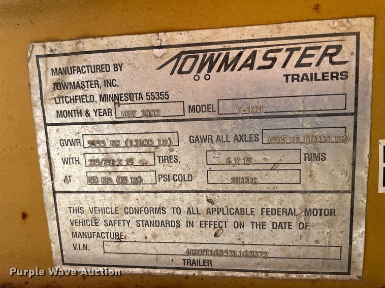 image for item MY9281 2002 Towmaster T-10T  tilt deck equipment trailer