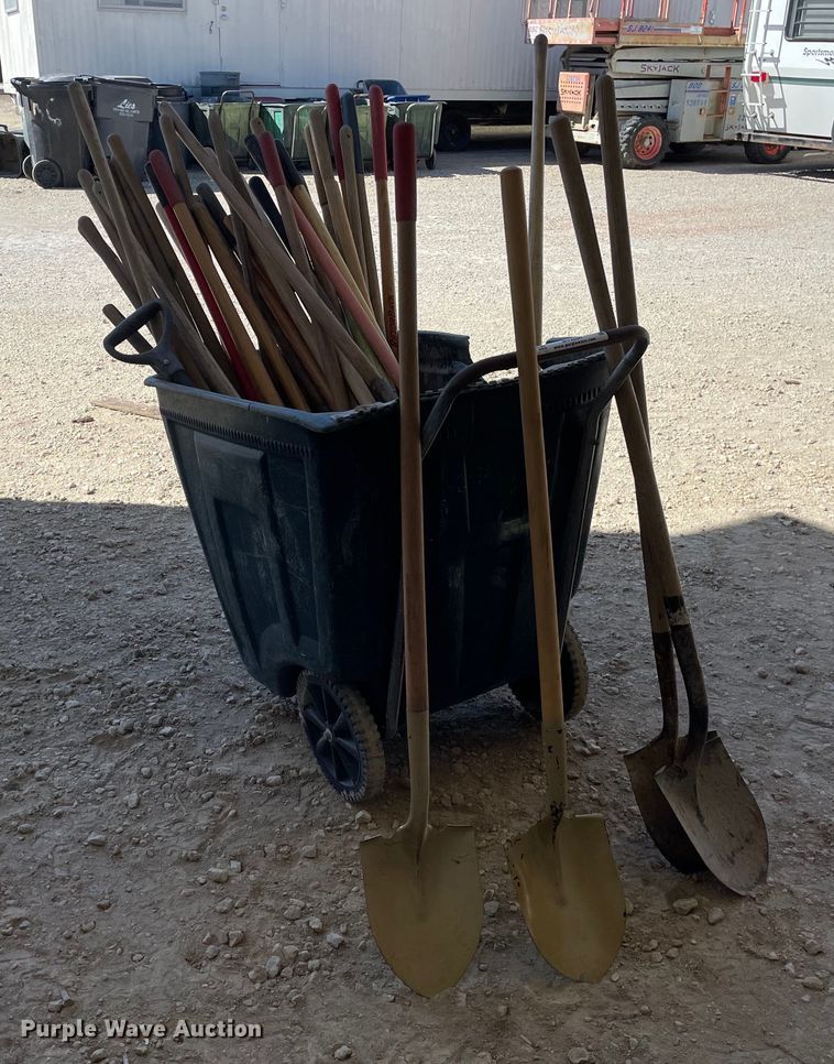 image for item MY9284 Approximately 40 shovels