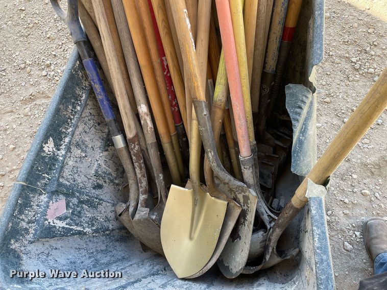 image for item MY9284 Approximately 40 shovels